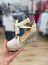 Ditch Espadrille Closed Toe Wedge Beige Linen