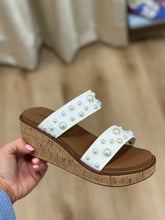 Sonda Platform Wedge w Pearls White
