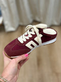 Back 70 Venice Sneaker Velvet Wine