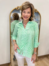 Foxcroft Agnes Linen Giraffe Popover Shirt Leaf