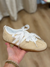 Vintage Havana Bally 5 Ribbon Lace Low Top Sneaker Beige