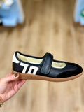 Back 70 Aya Black Milk