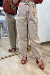 Camel Core Barrel Jean