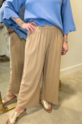 Umgee Frayed Hem Pant Latte