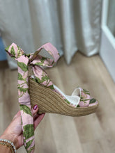 Oceana Rose Garden Wrap Wedge