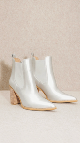 Esmee Chucky Heel Boot Silver