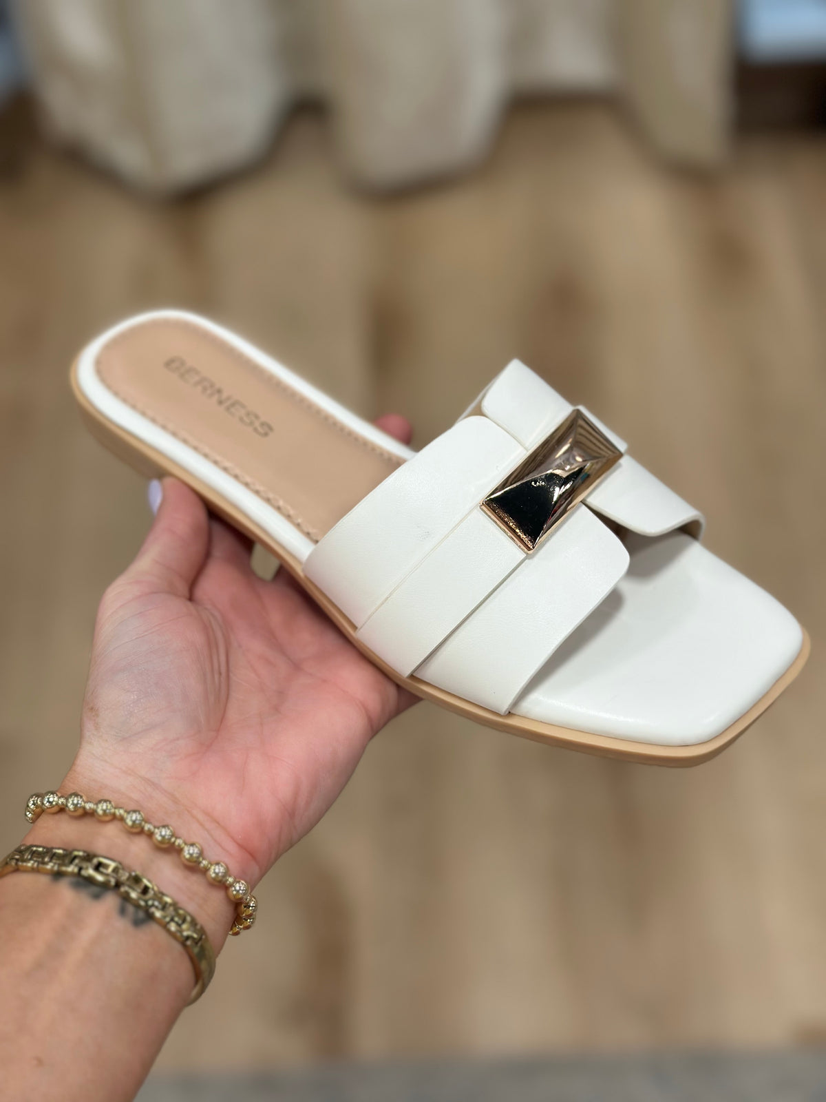 Kallen Slide Sandal w Buckle White