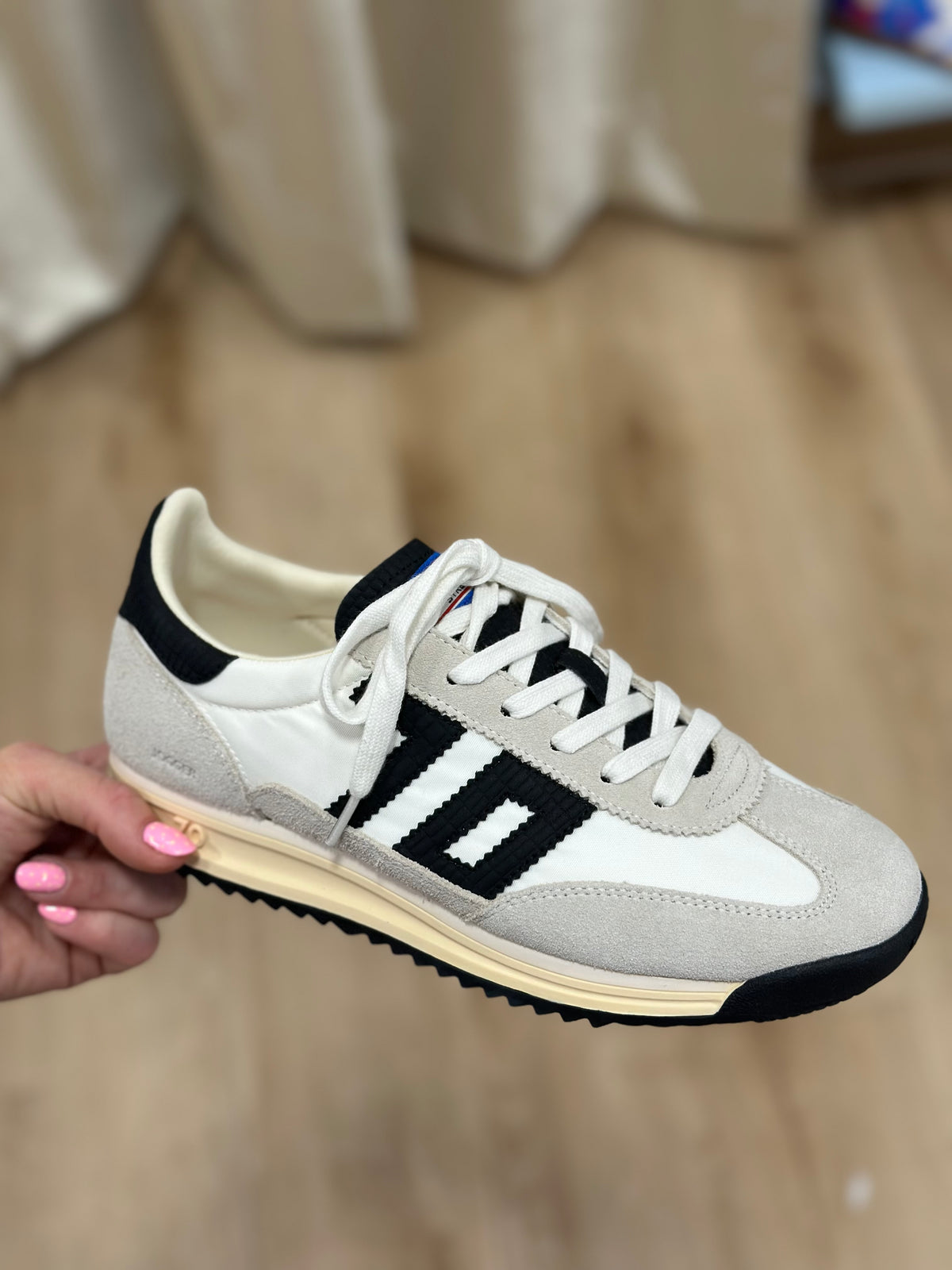 Back 70 Barclay Jogger Black White