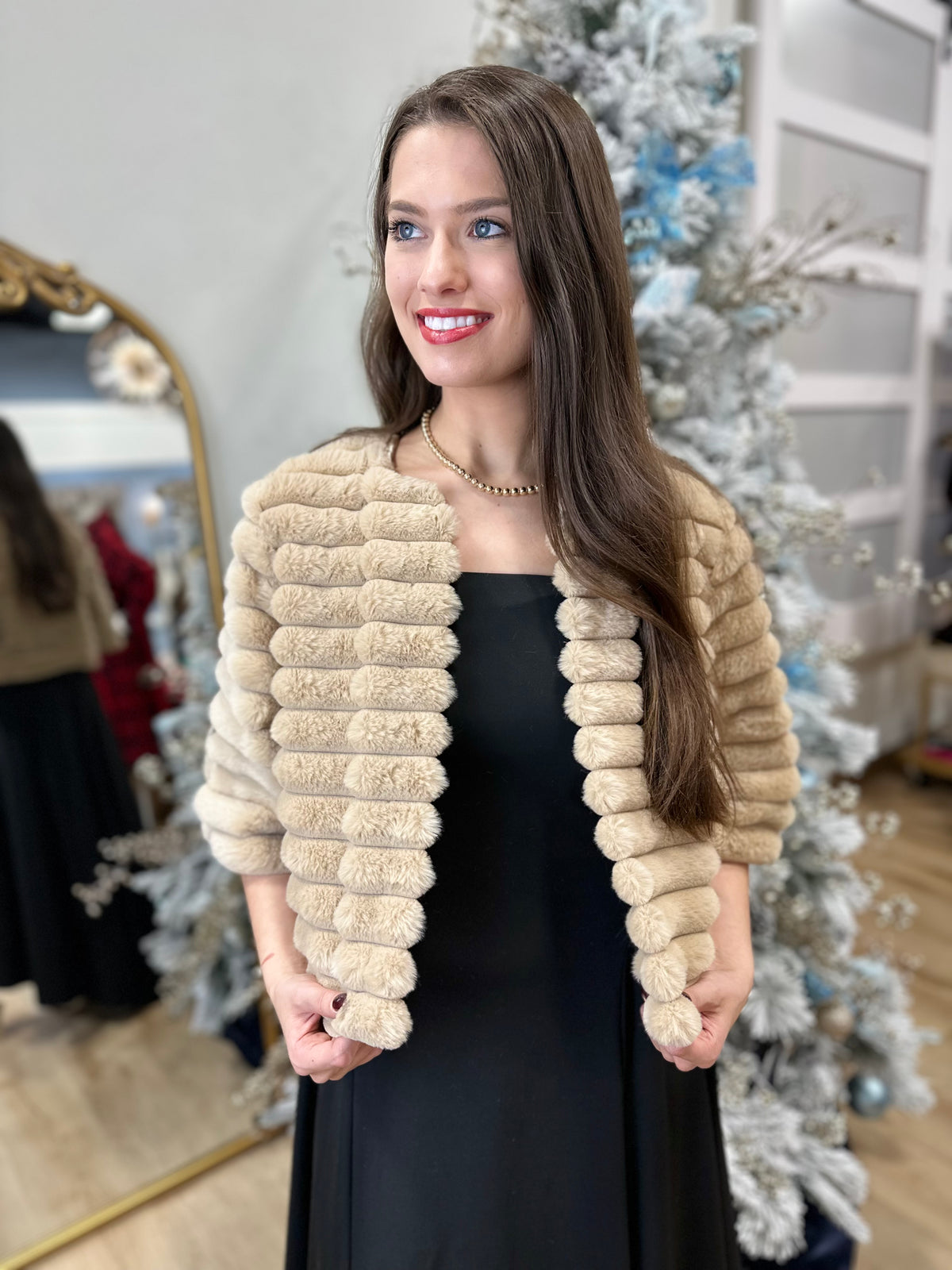 Half Sleeve Faux Fur Crop Jacket -taupe
