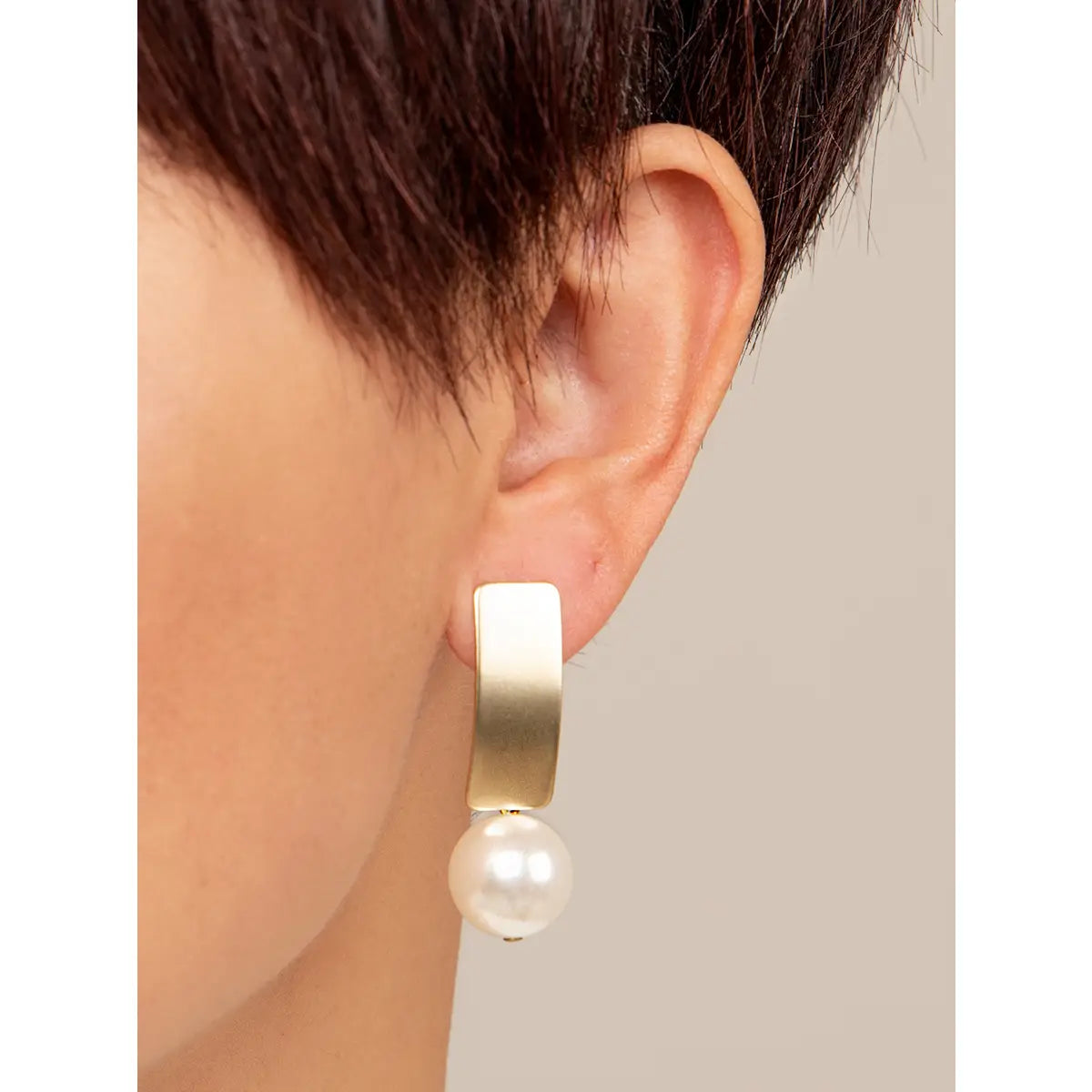 Metal Pearl Drop Earring