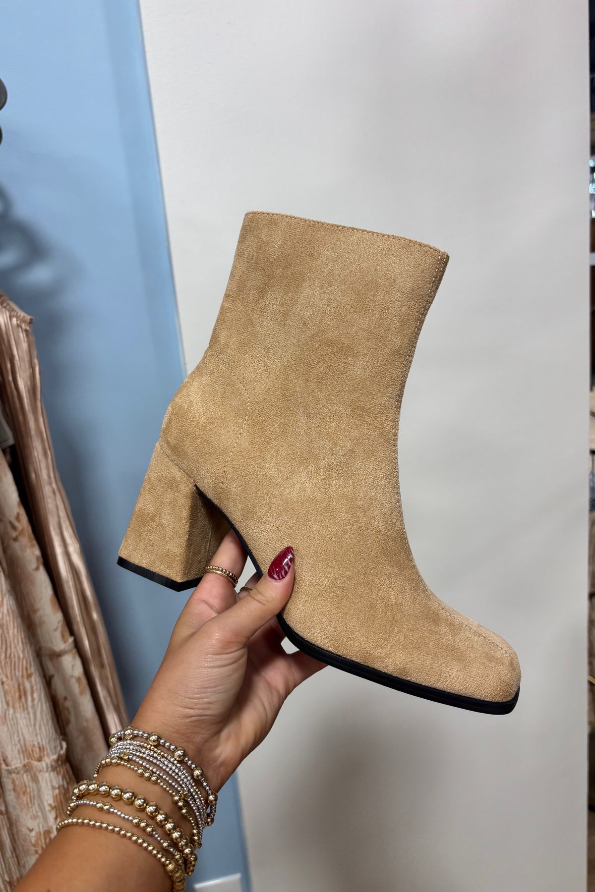Queens Ankle Boot Almond