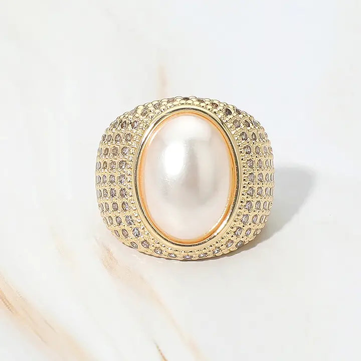 Oval Pearl Ring
