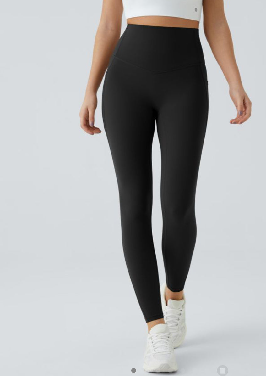 Halara SoCinched Leggings 7/8 Black