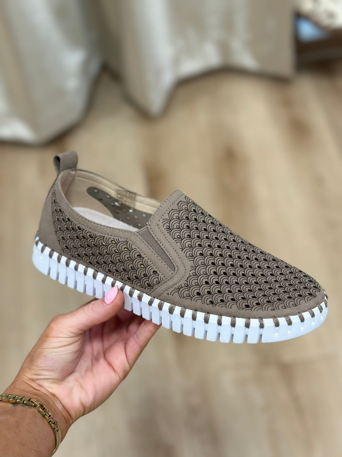 Ilse Jacobsen Tulip Flat Falcon