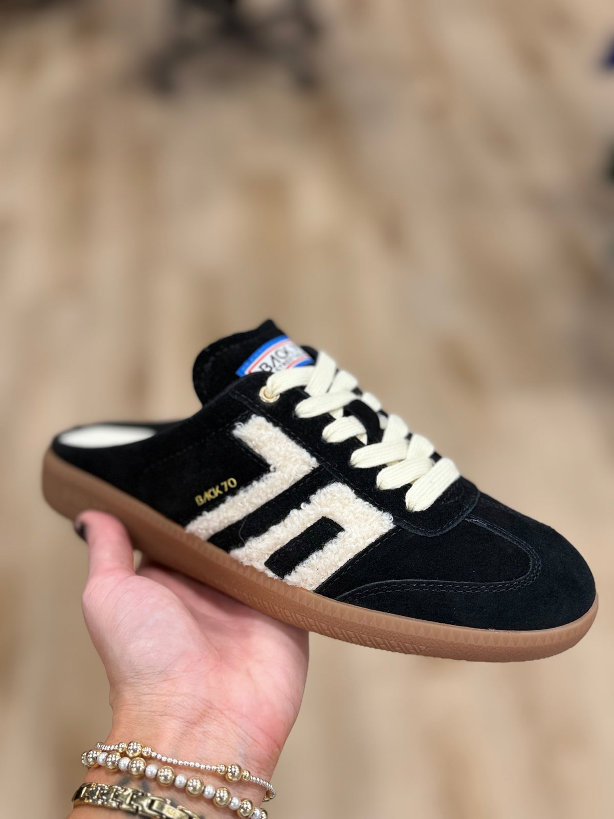 Back 70 Easter Black