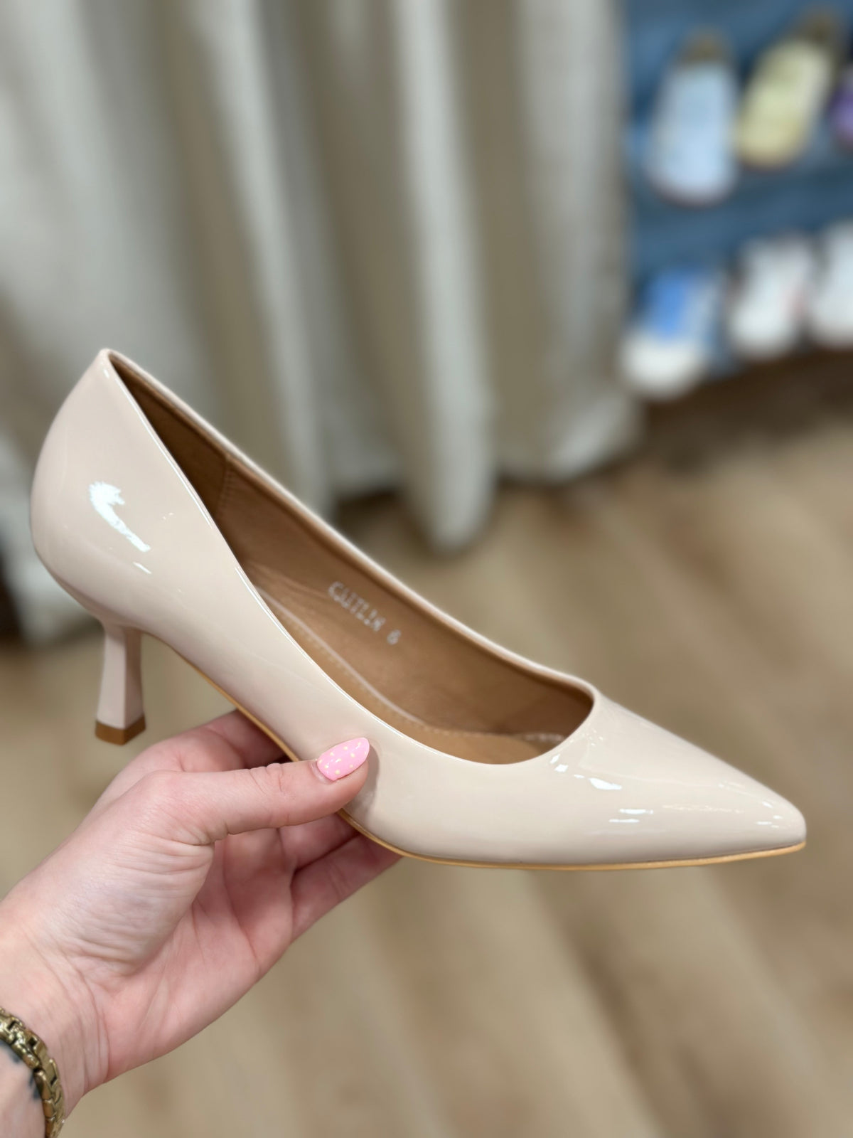 Caitlin Pointed Toe Pump Beige