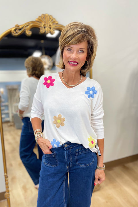 Charlie B V Neck Applique Top White