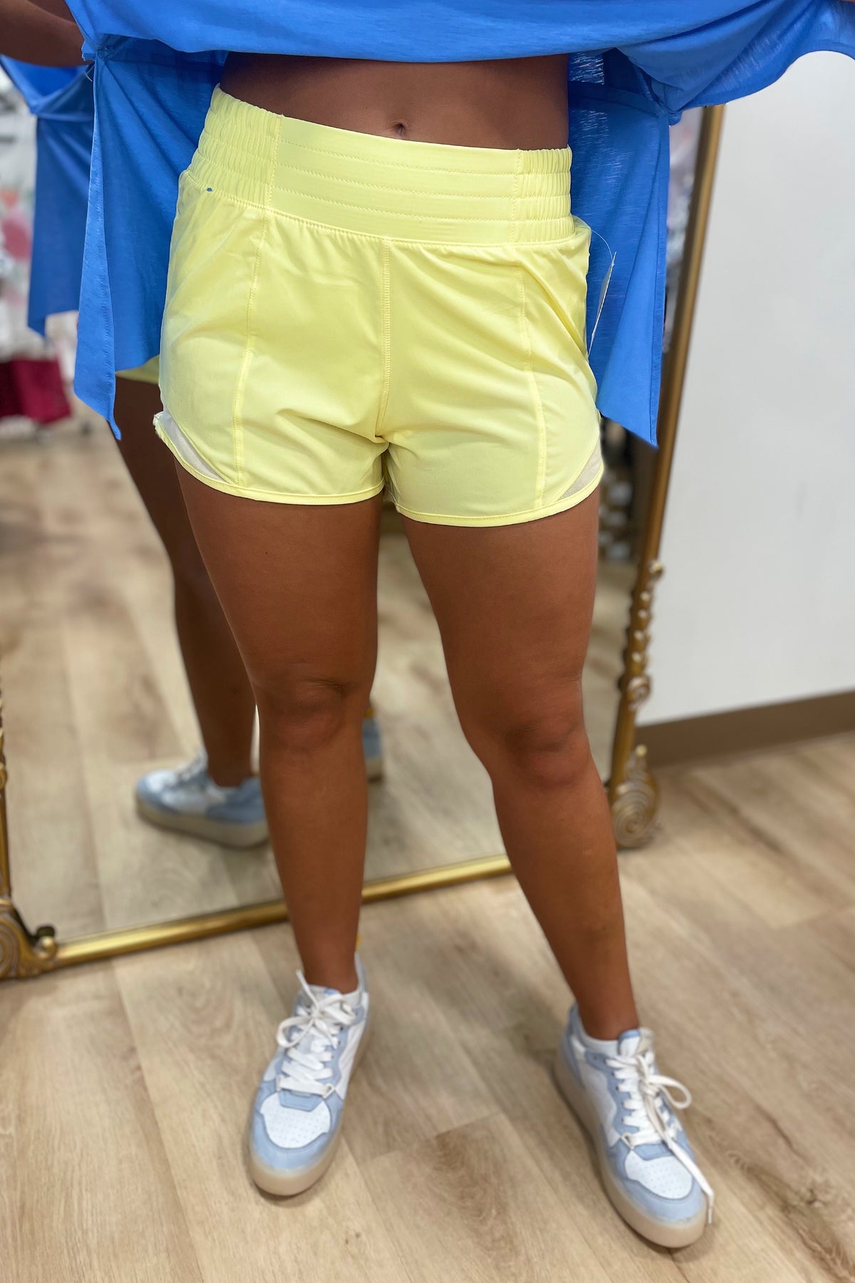 Active Shorts With Mesh Lemon