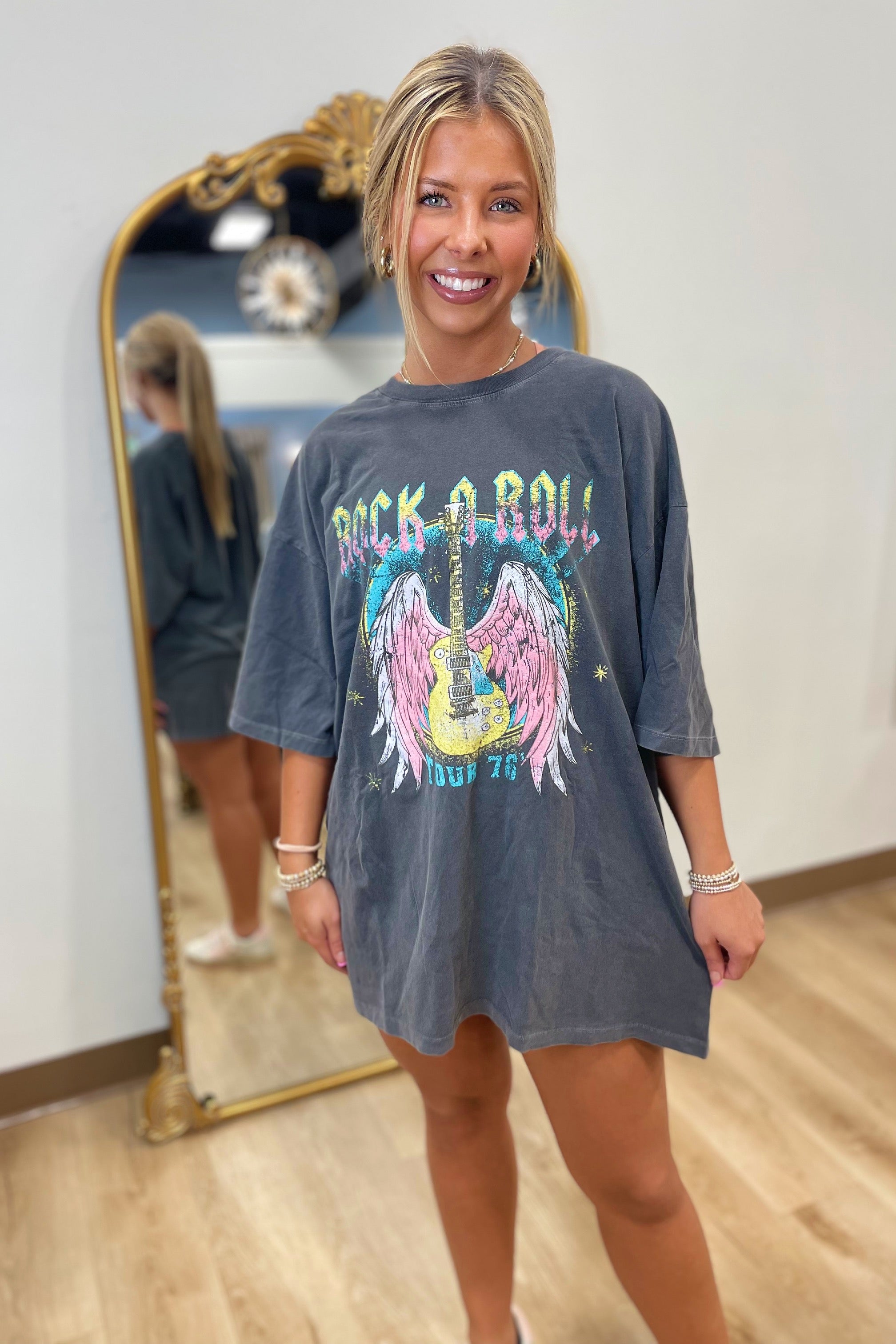 Rock N Roll Tour 76 Vintage Graphic Tee Black