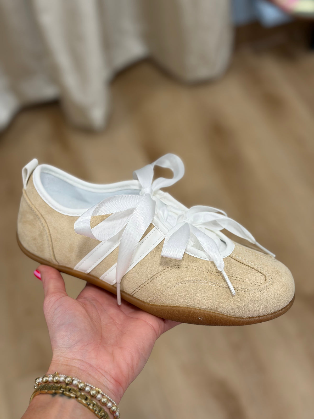 Vintage Havana Bally 5 Ribbon Lace Low Top Sneaker Beige