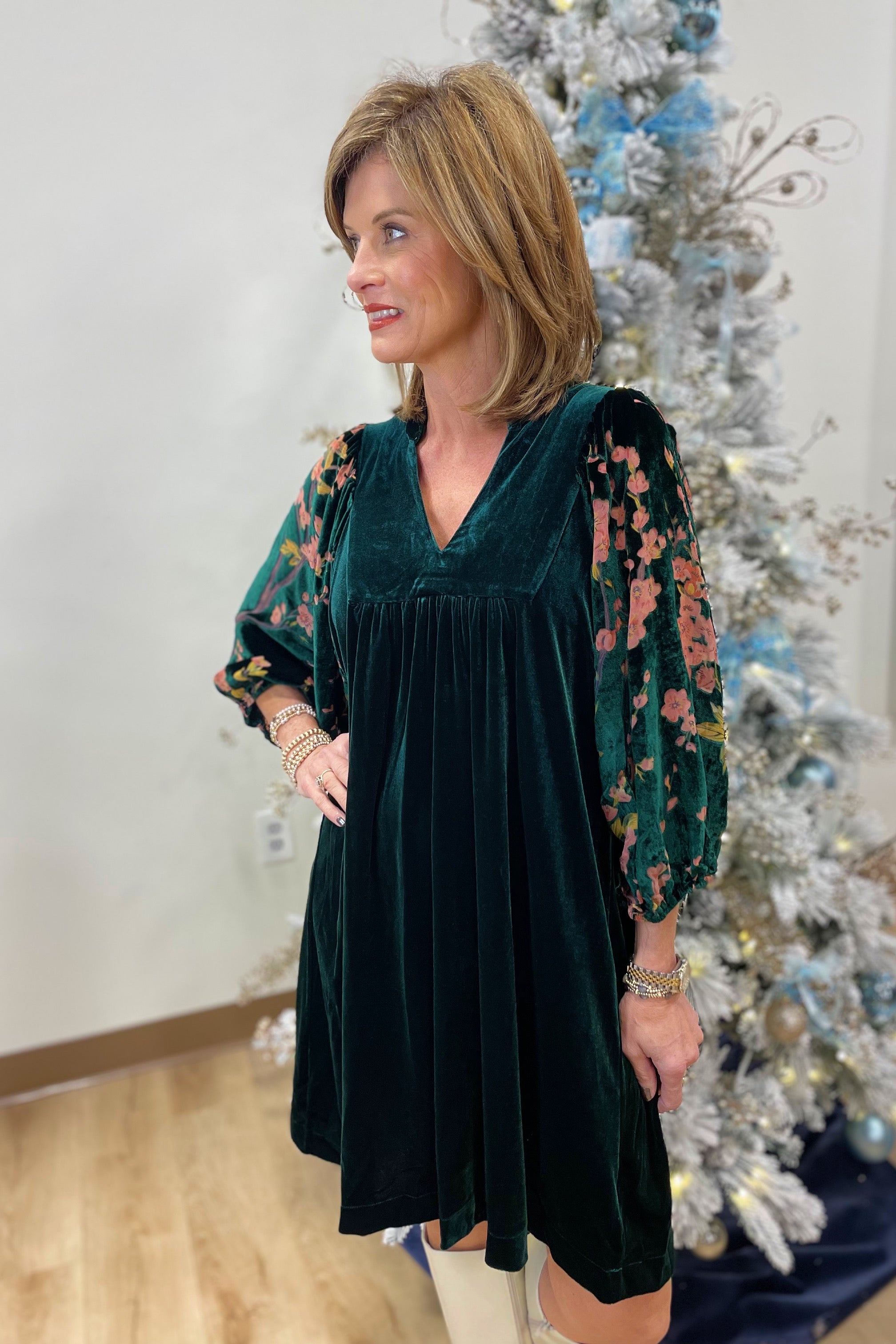 Umgee Velvet Dress w Tapestry Sleeve Green