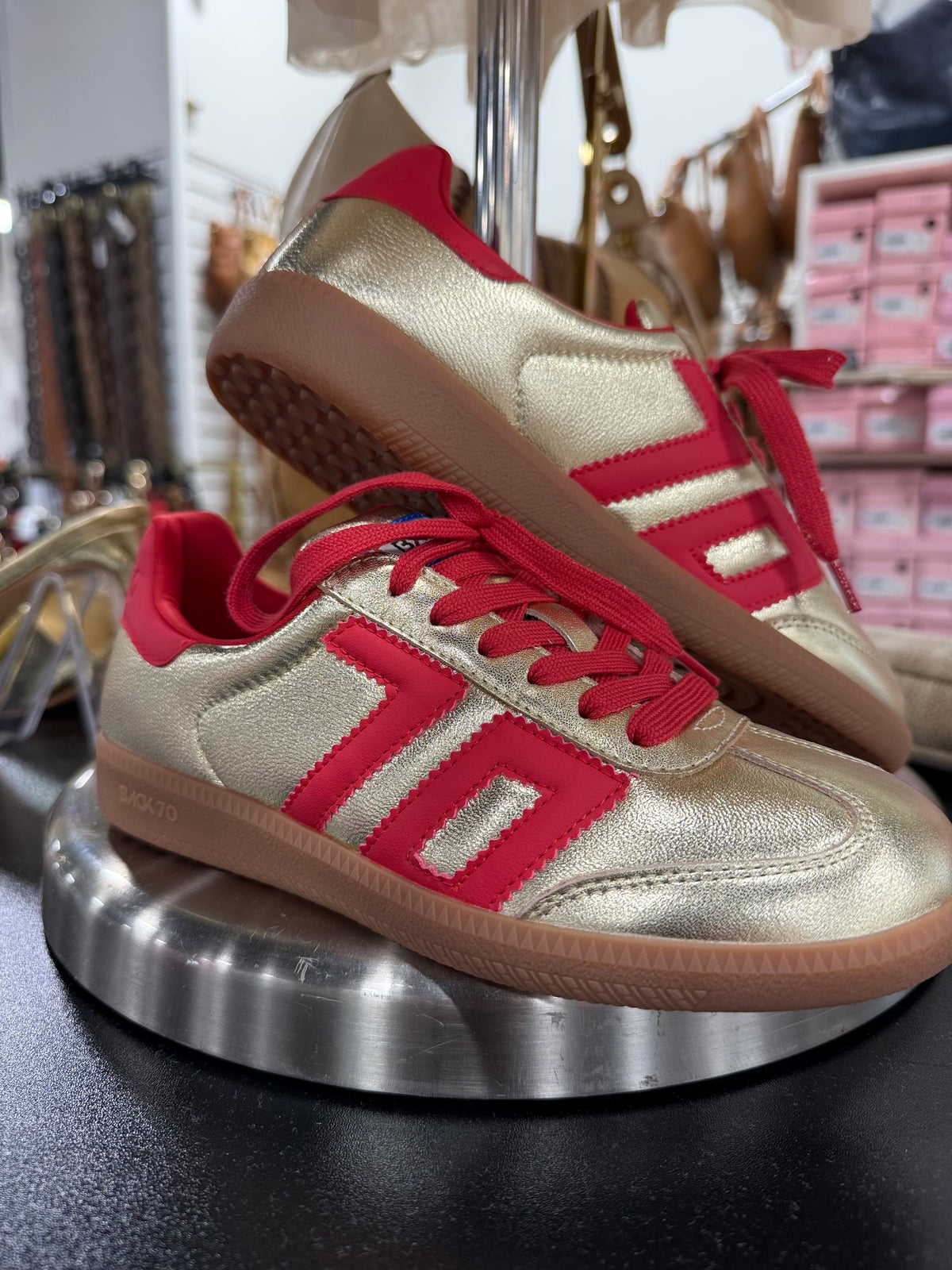 Back 70 Cloud Sneaker Gold/Red