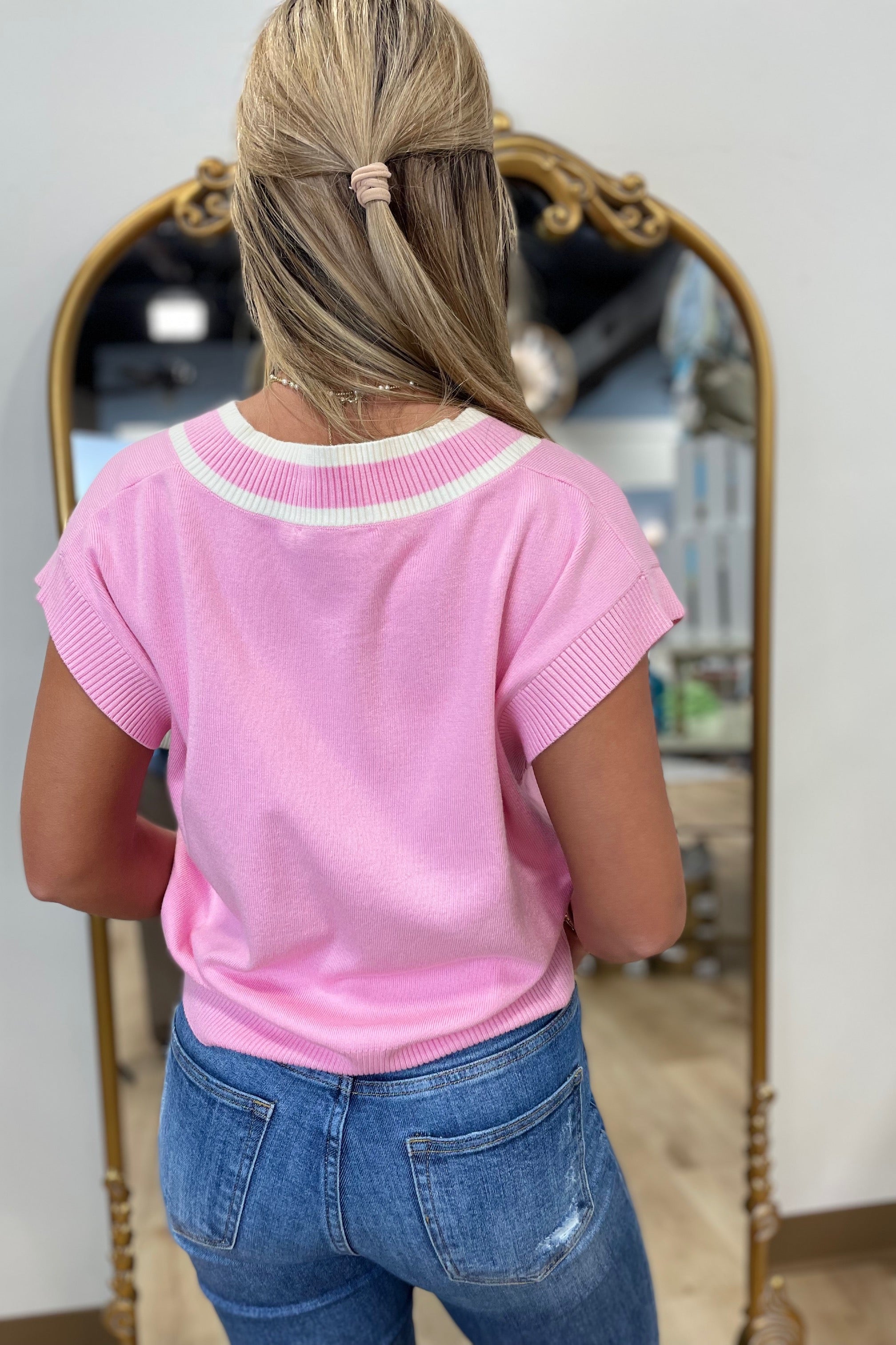 Vivid Contrast Sweater Vest Pink
