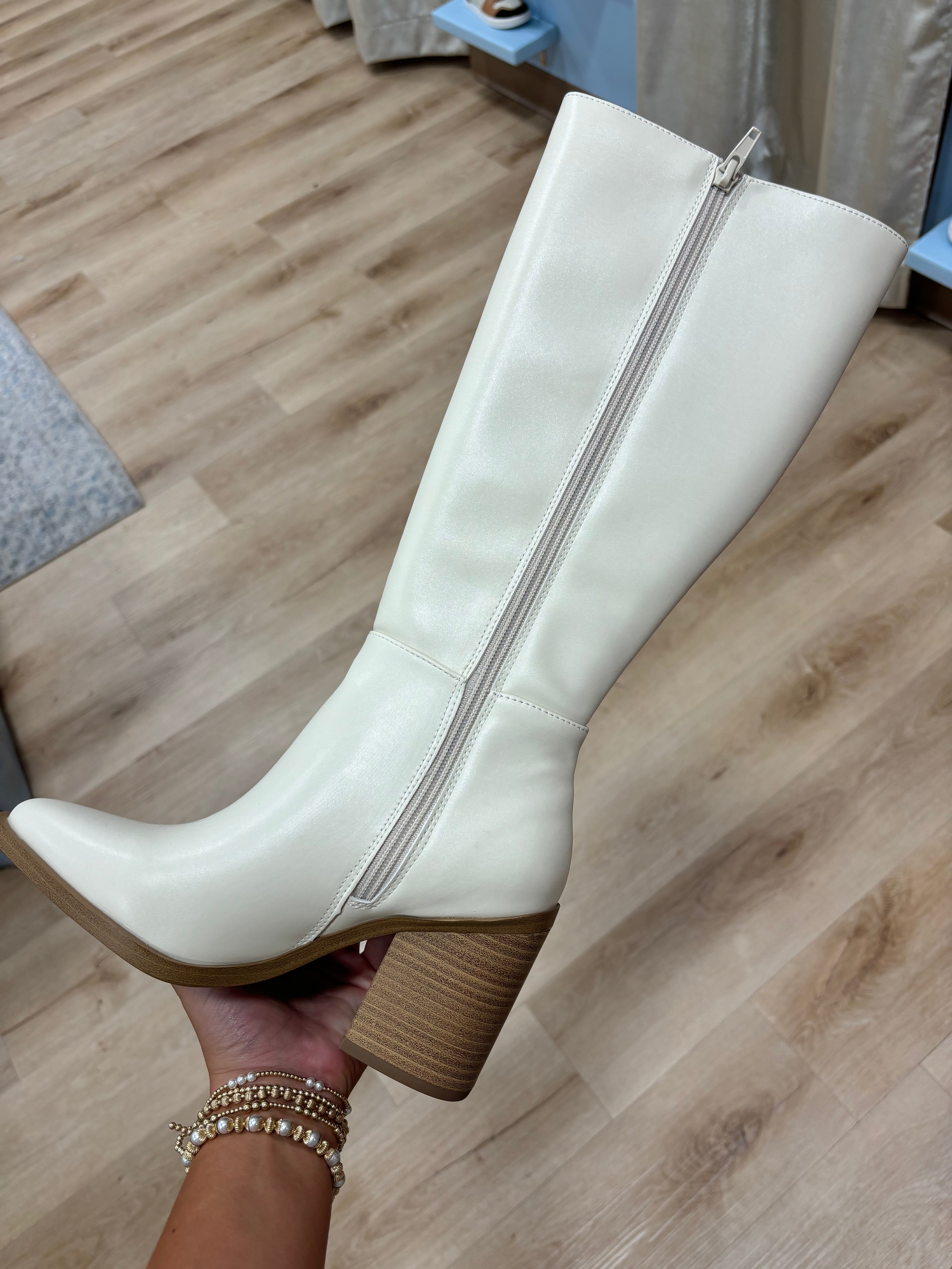 Soda Women's Pointed Toe Knee Hi Boot