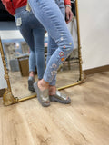 Charlie B Skinny Leg Pant w Embroidery