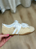 Vintage Havana Bally 5 Ribbon Lace Low Top Sneaker Beige