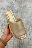 Lizzie Wedge Sandal Gold