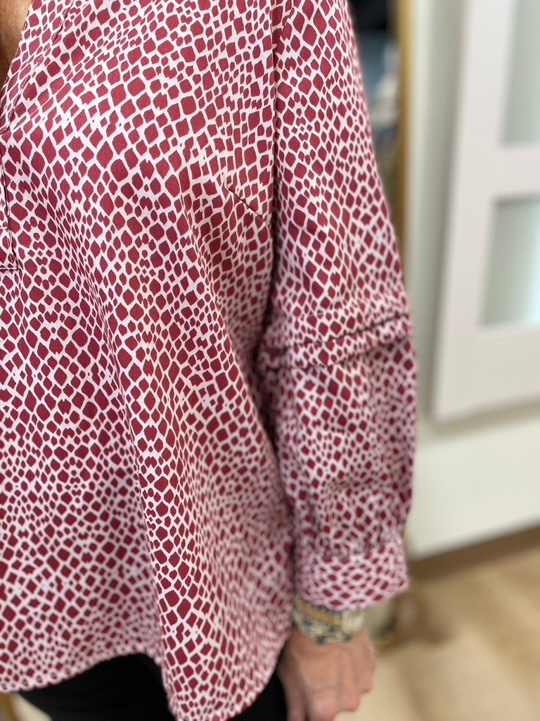 Foxcroft Frankie Abstract Snakeskin Popover
