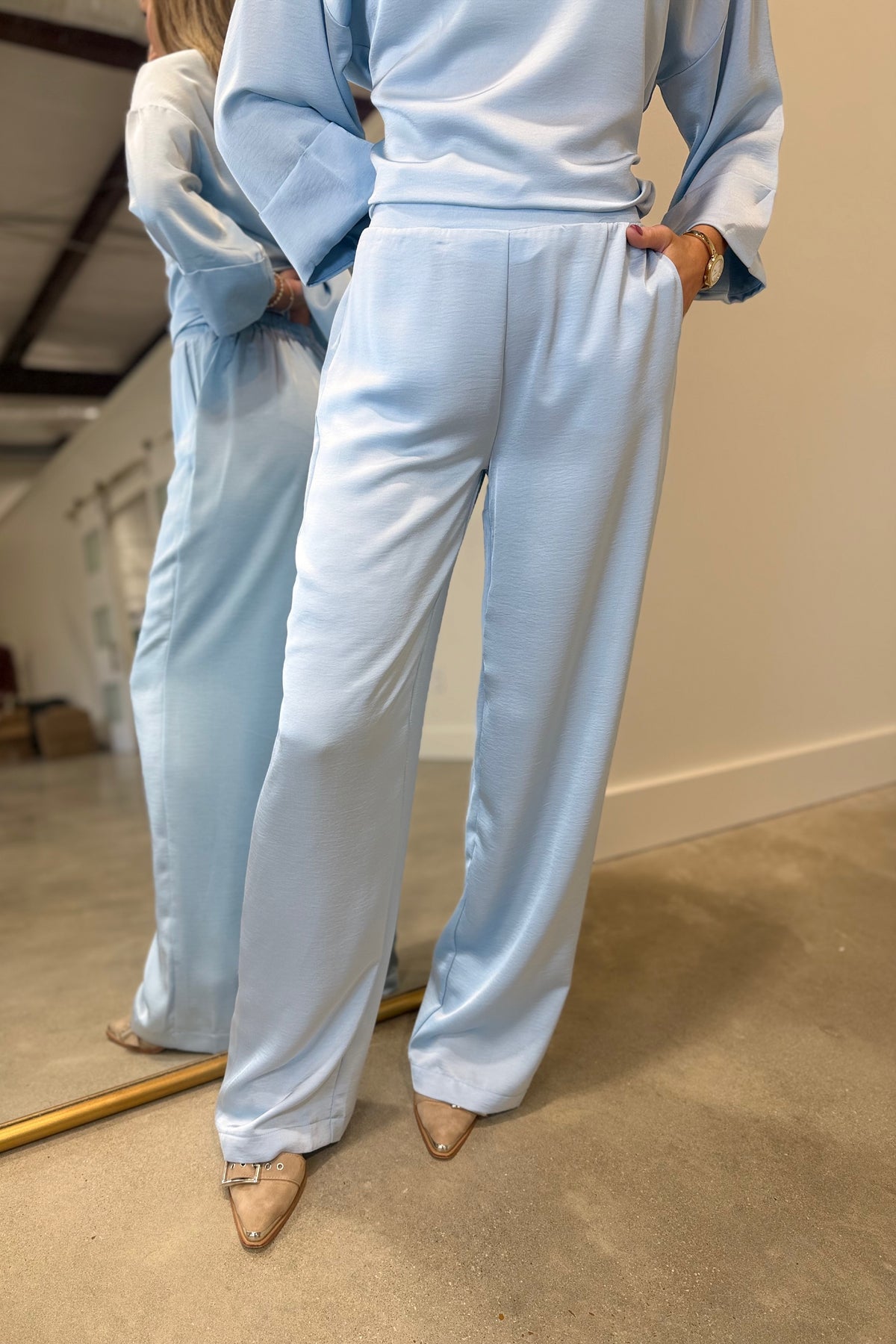 Stepping in Silk Pants Blue