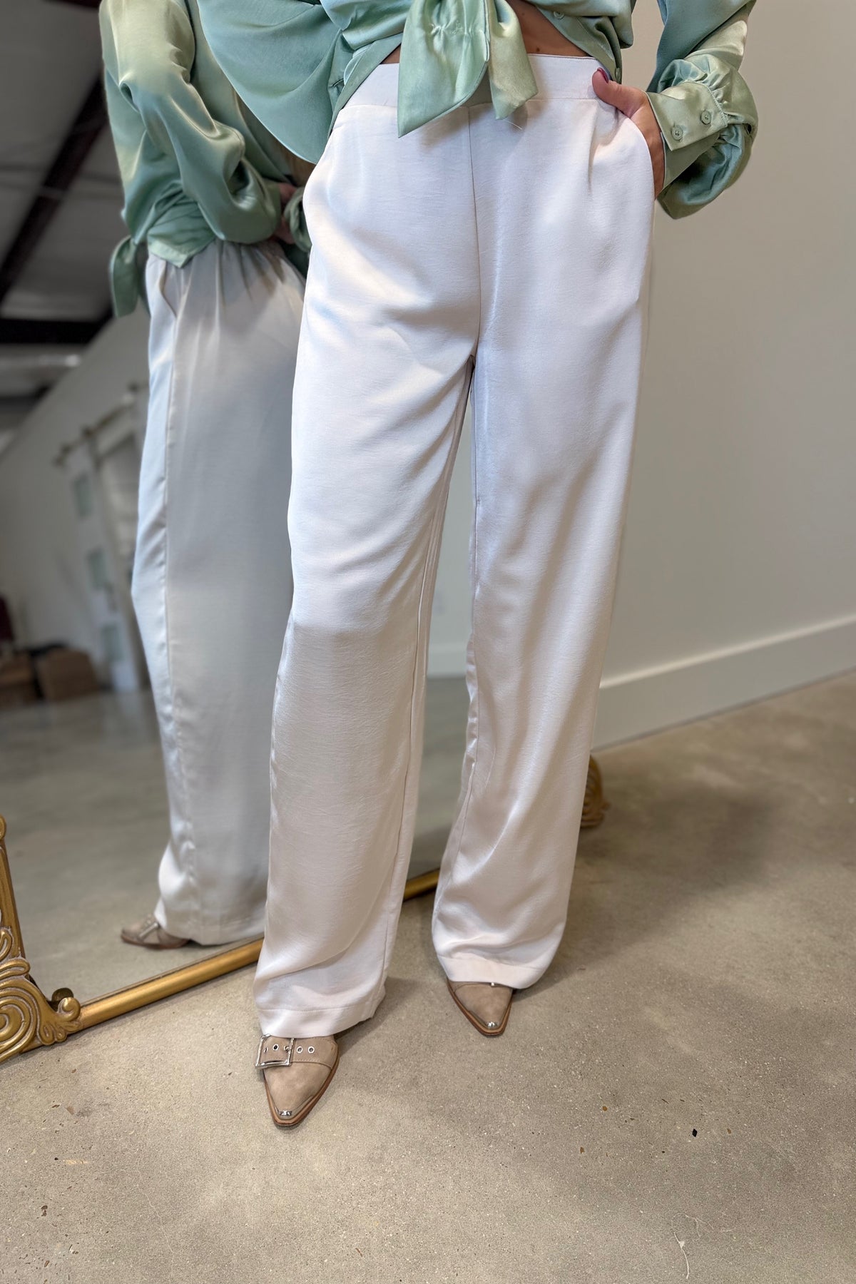 Stepping in Silk Pants Cream