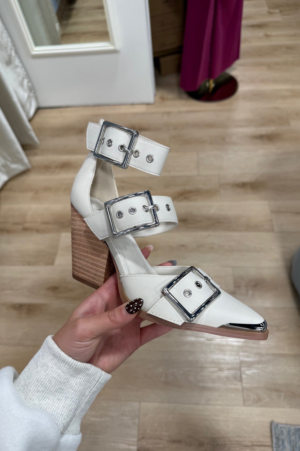 Hendrix Pointed Toe Heel Off White