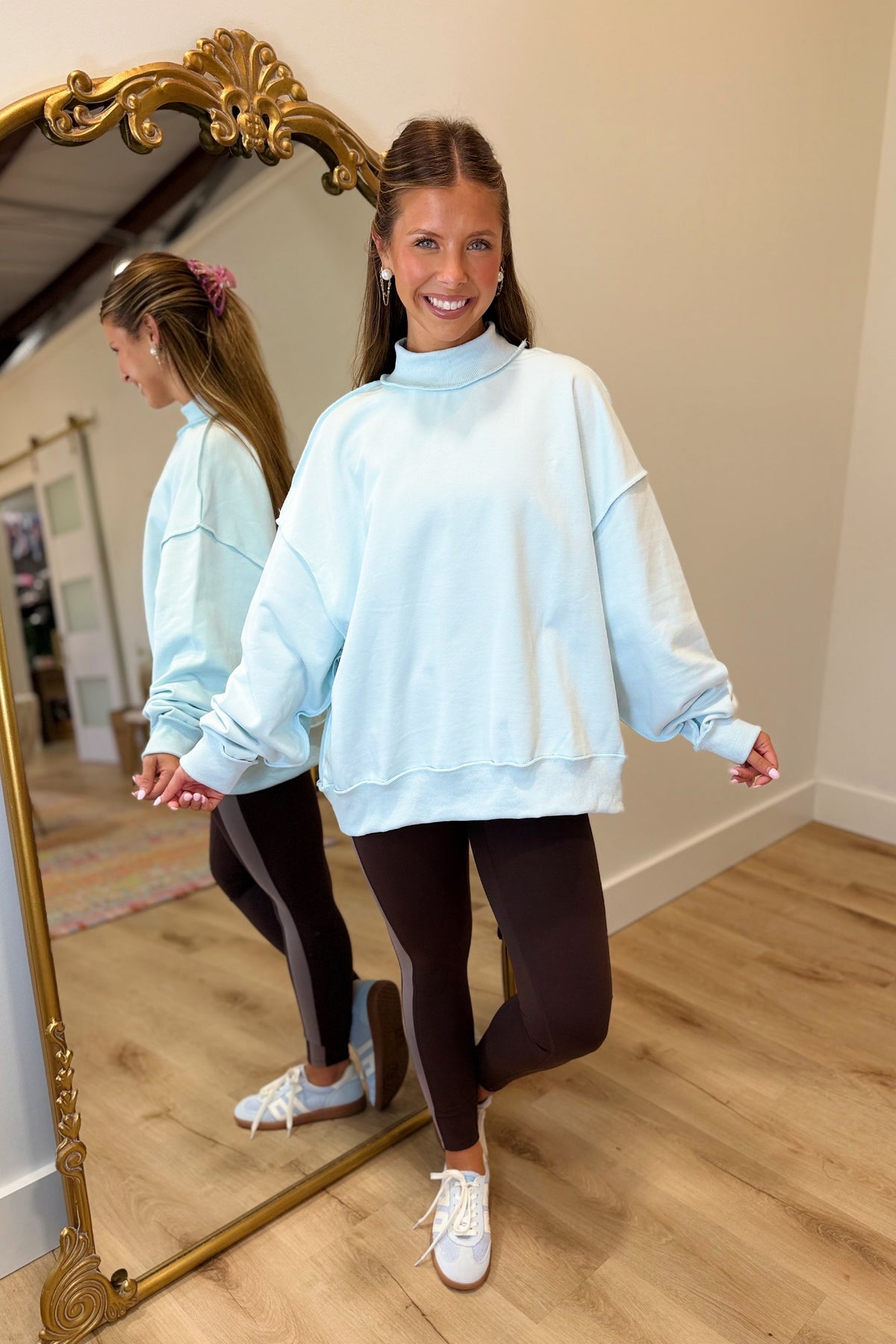 Mock Neck Motion Sweatshirt Blue