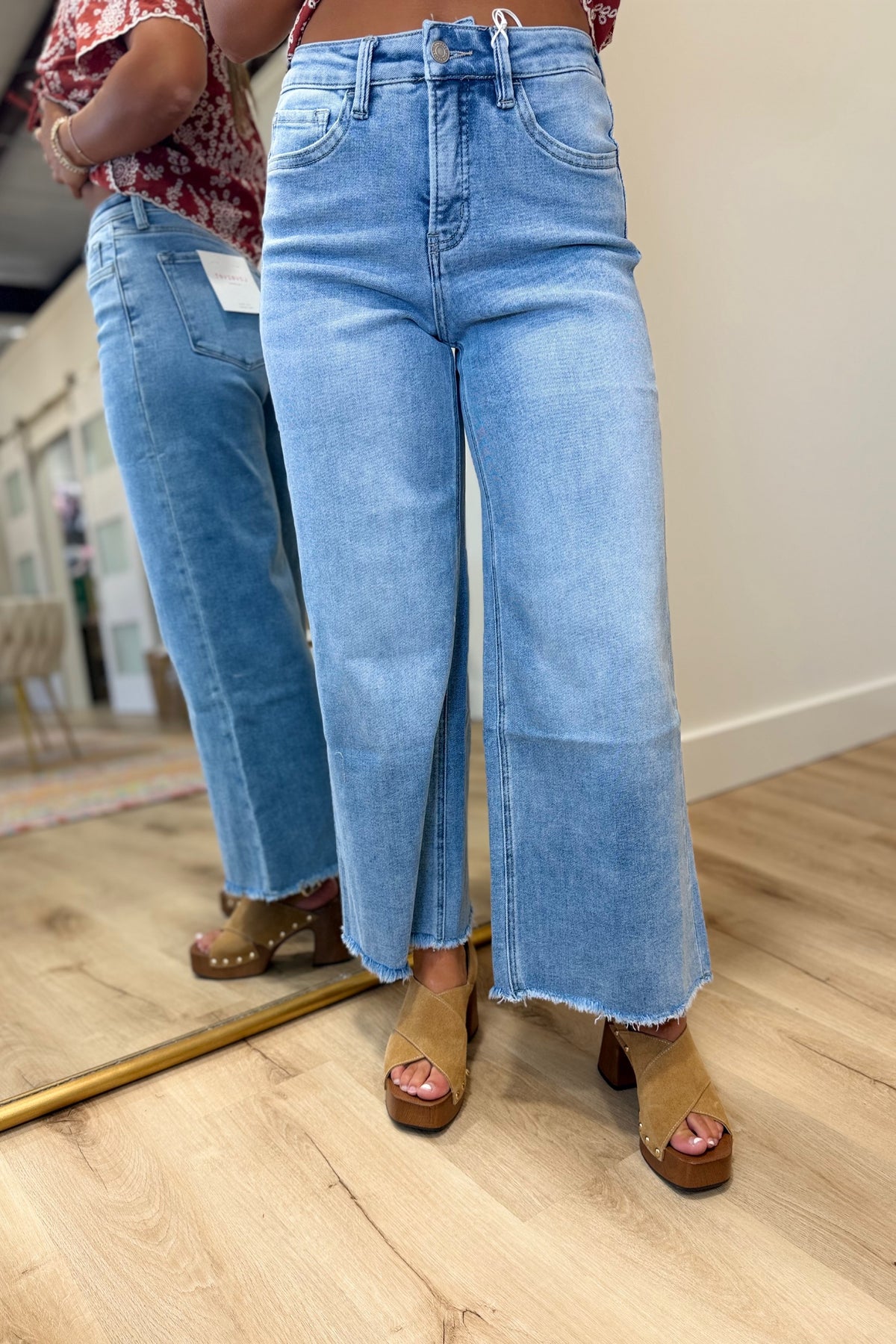 Loveret High Rise Wide Leg Ankle Length Jean