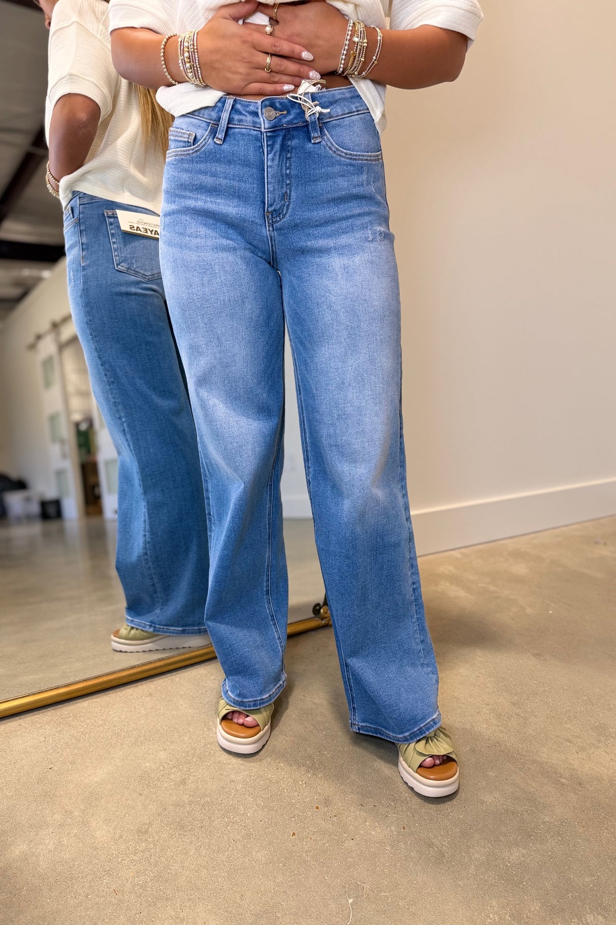 Bayeas Mid Rise Wide Leg Jean Medium Blue