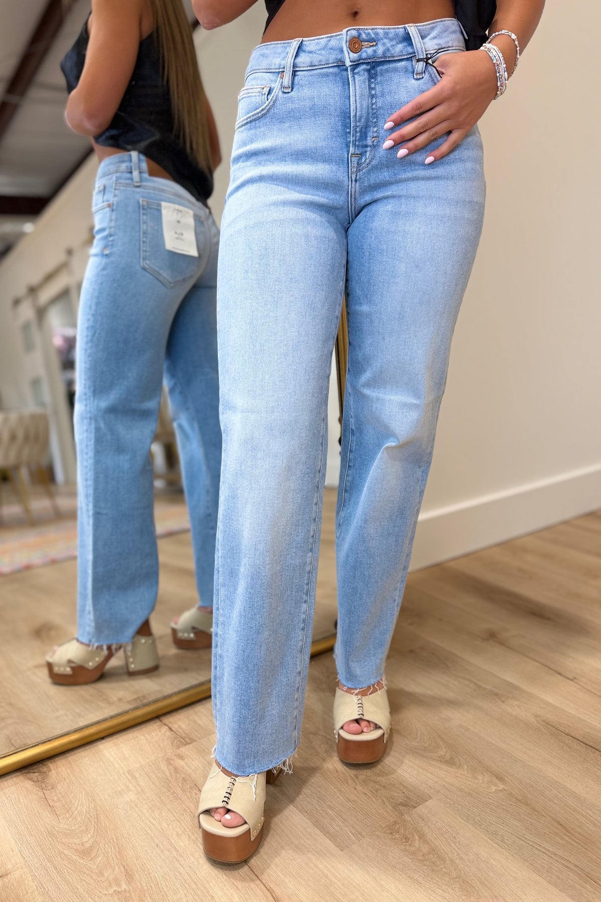 Hidden Ella Mid Rise Classic Straight Jean Medium Light