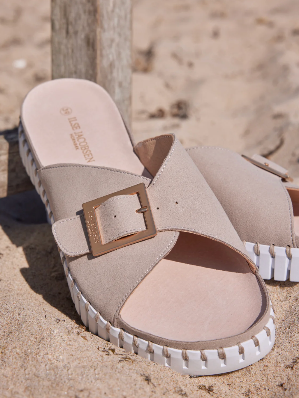 Ilse Jacobsen One Buckle Atmosphere