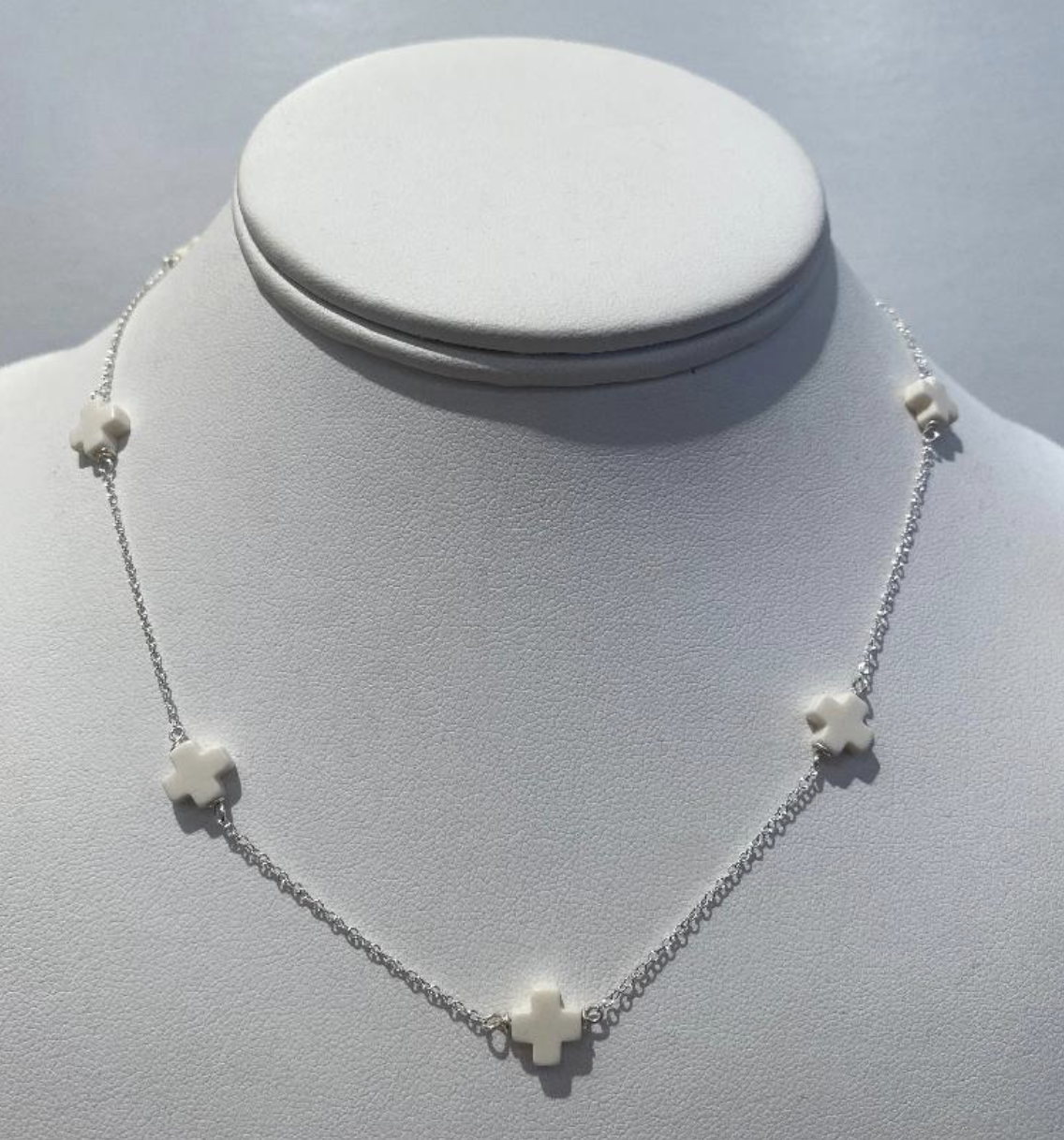 E Newton 17" Choker Simplicity Chain - Signature Cross Off-White